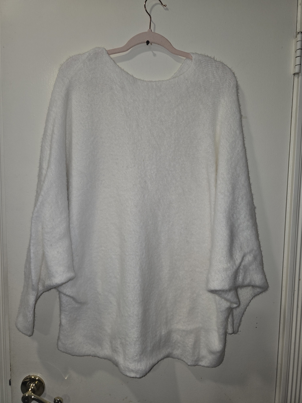 Women's Plush White Crewneck Sweater - Soft Everyday Pullover